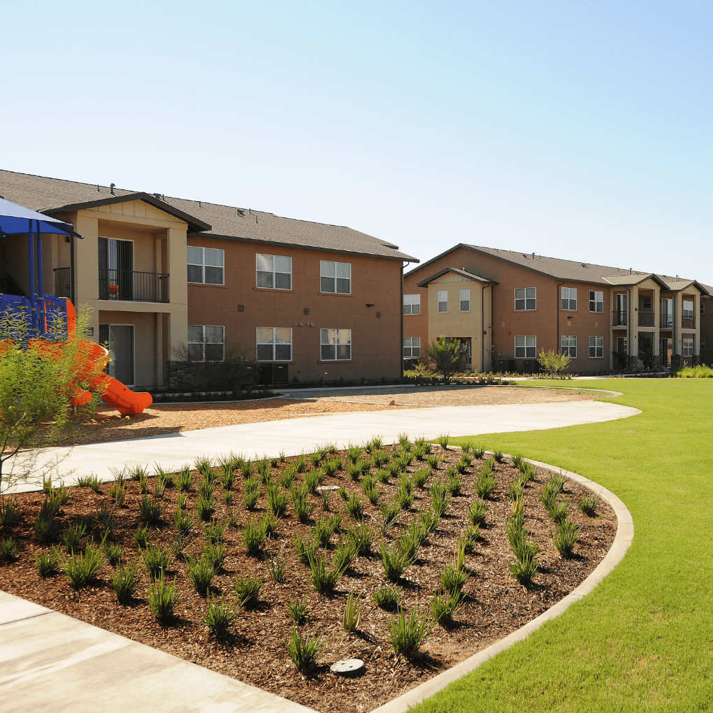 Cueva de Oso @ William Shockley Plaza